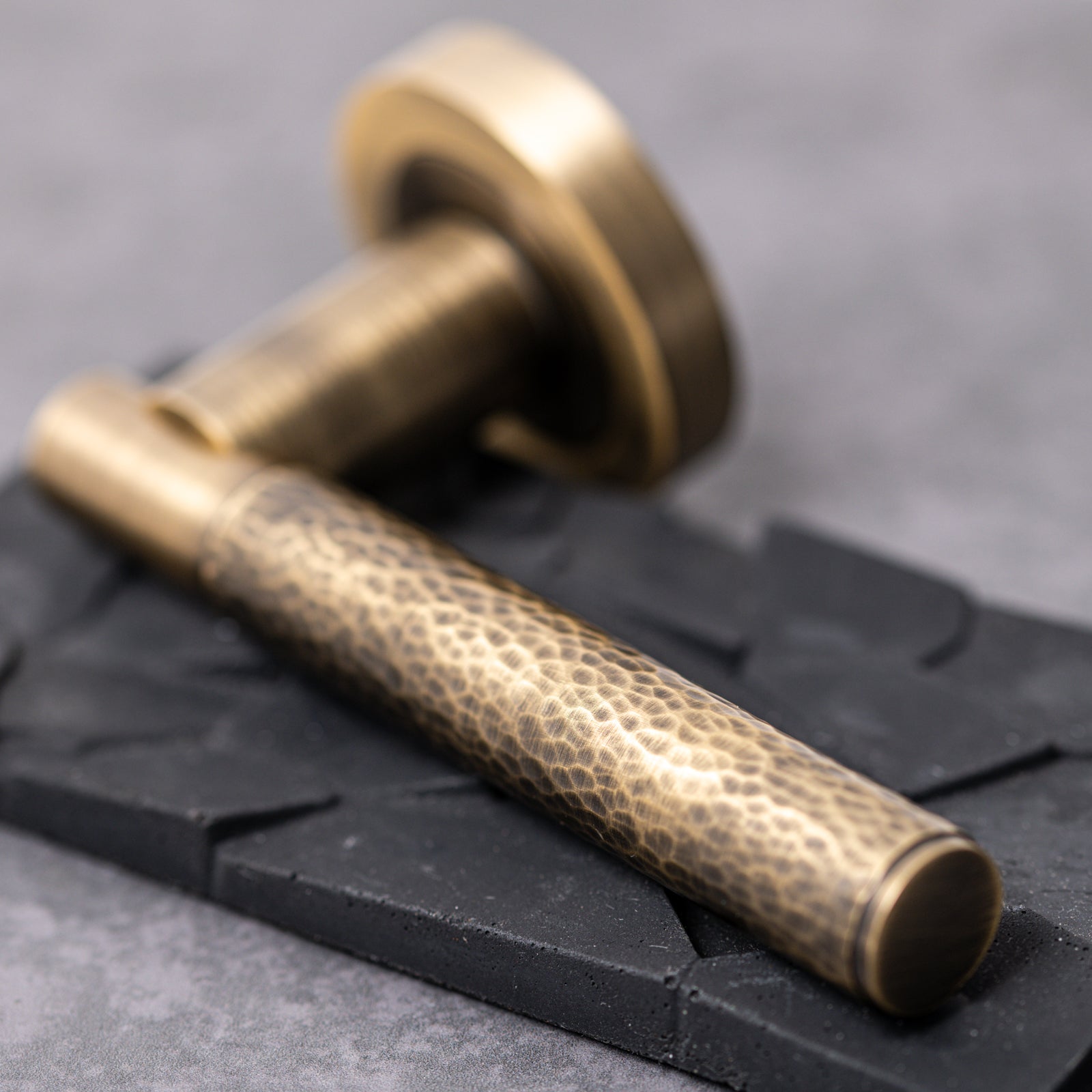 SHOW Hammered Lever On Rose Door Handle Moody Image