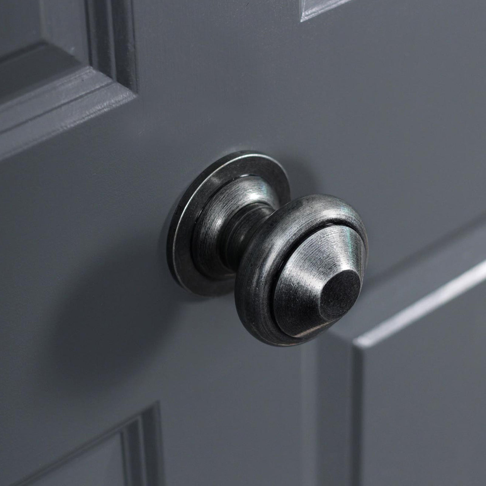 SHOW Hover Image of Regency Centre Door Knob