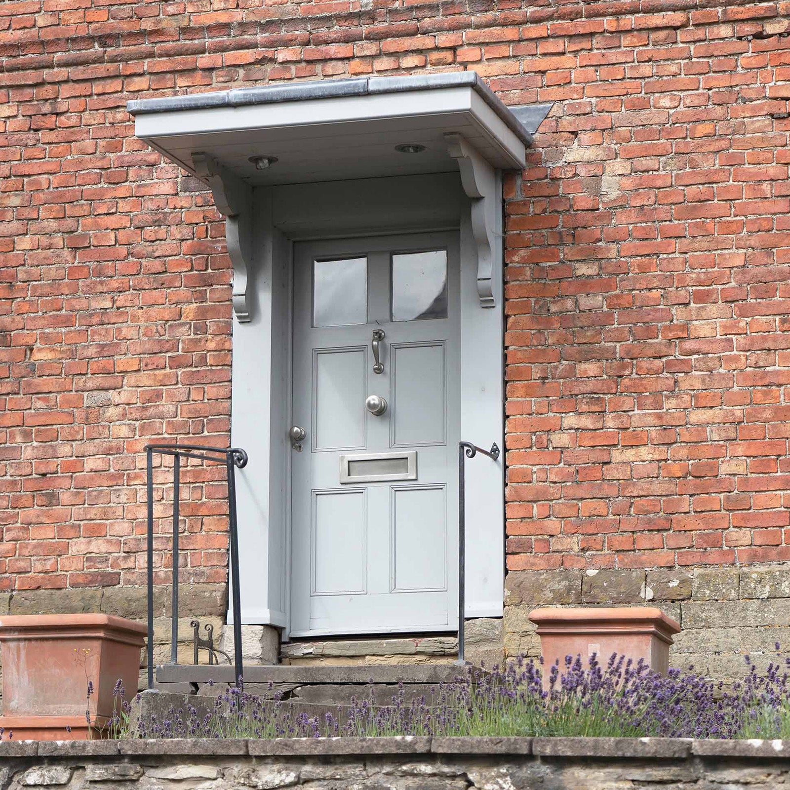 SHOW Hover Image of Round Centre Door Knob